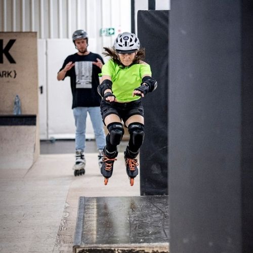 Nauka jazdy na rolkach w Warszawie - Skatepark - średniozaaw.